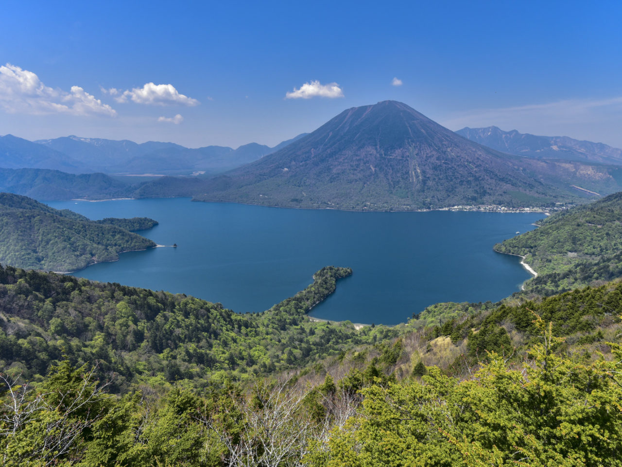 栃木県日光市の中禅寺湖の風景写真