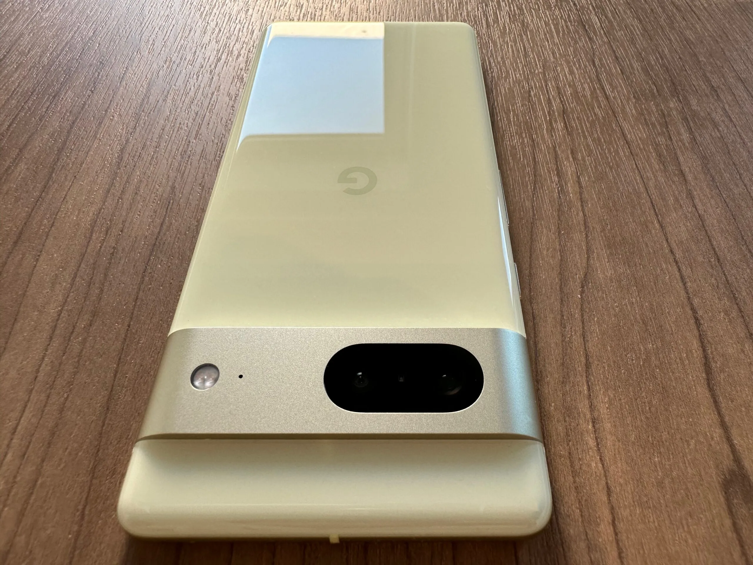 Google Pixel 7のauとソフトバンク版に違いは？SIMフリー版とキャリア