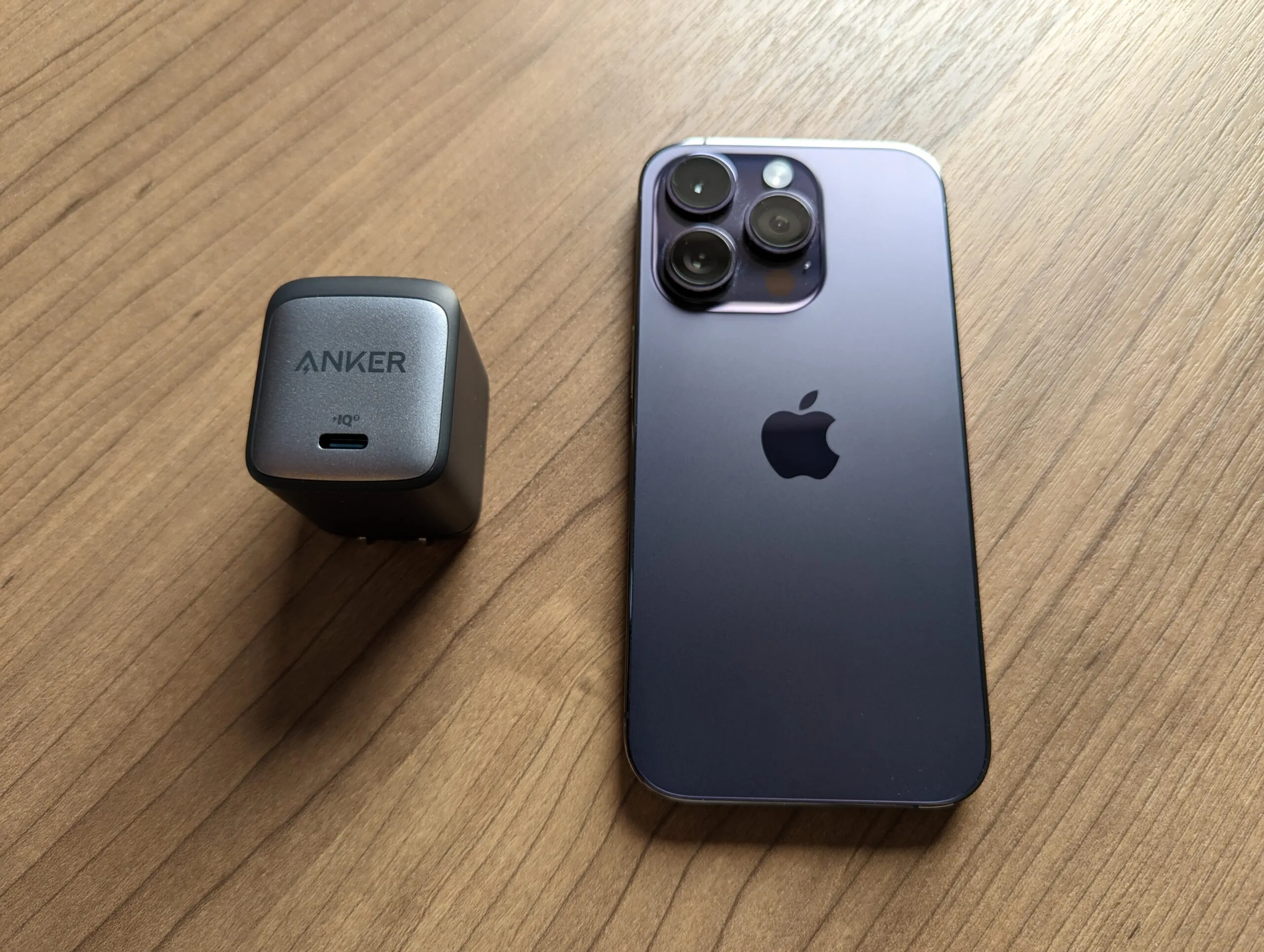 iPhone SE3(第3世代)は充電器ついてない&別売りになる？今までのものは