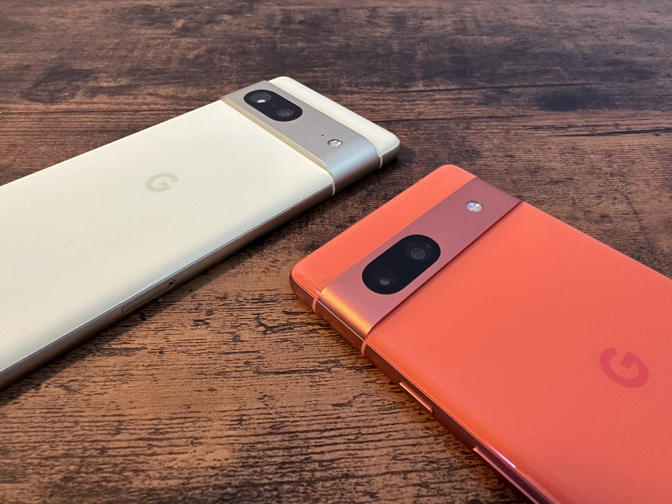 Google Pixel 8と7aの実機画像